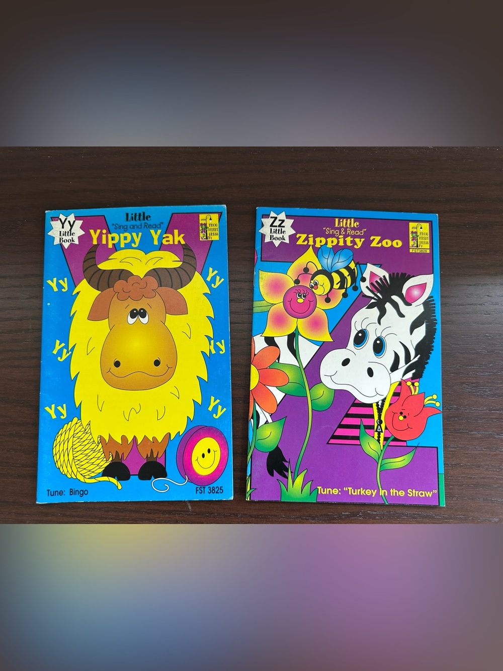 26 Frog Street Press "Sing & Read" Alphabet Small Books - Picture 15 of 16